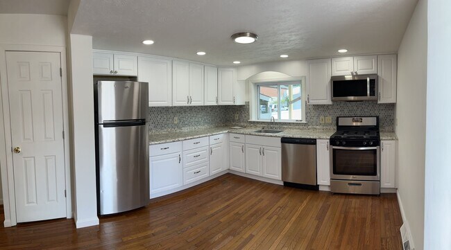 Building Photo - 3 Bedroom House in Millvale
