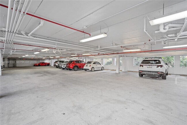 Building Photo - 6362 Collins Ave