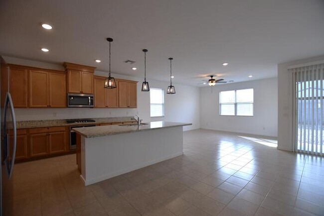 Building Photo - 4021 E Caitlin Dr