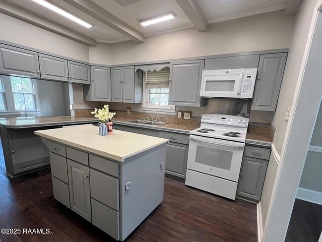 Building Photo - 311 S Morgan Ave