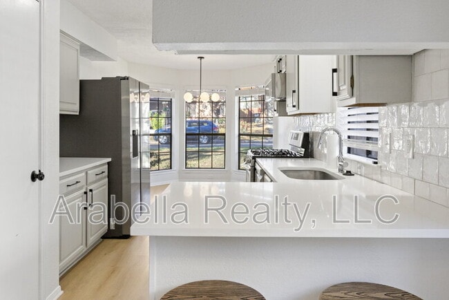 Building Photo - 8554 Timber Lodge