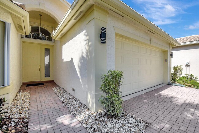 Building Photo - 9798 Casa Mar Dr