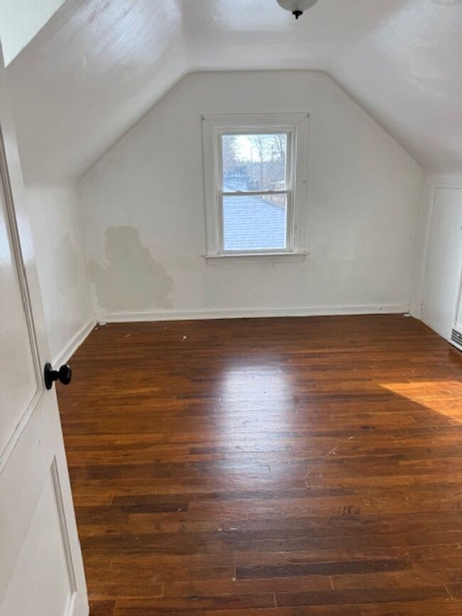 Building Photo - Make this your home 4Bedroom 2 bath home with one car garage $1530 per month