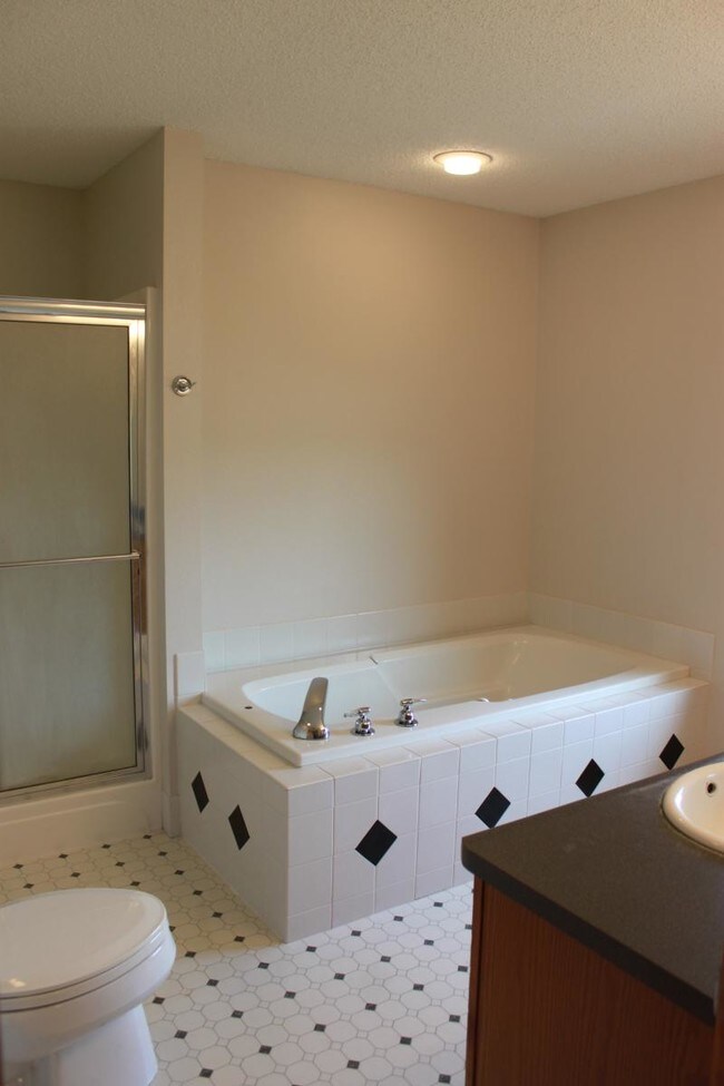 Building Photo - 1705 2nd St