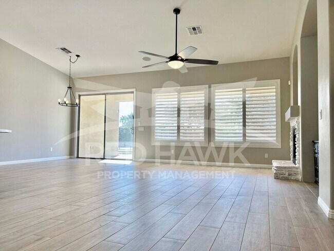 Building Photo - 863 W Bluebird Dr