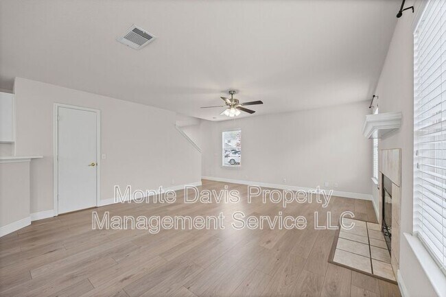 Building Photo - 336 Celery Loop