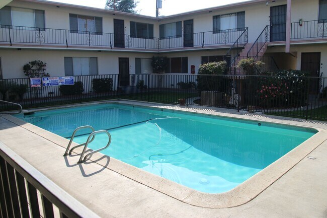 Building Photo - Great apartment for rent in Visalia, Ca
