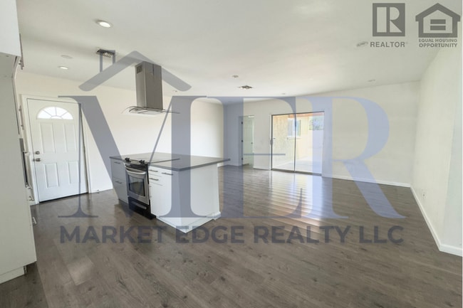 Building Photo - 4Bed/2Bath House at Alma School Rd/Ray Rd! Ready for Immediate Move-In! -- FENCED-IN YARD! NO HOA!