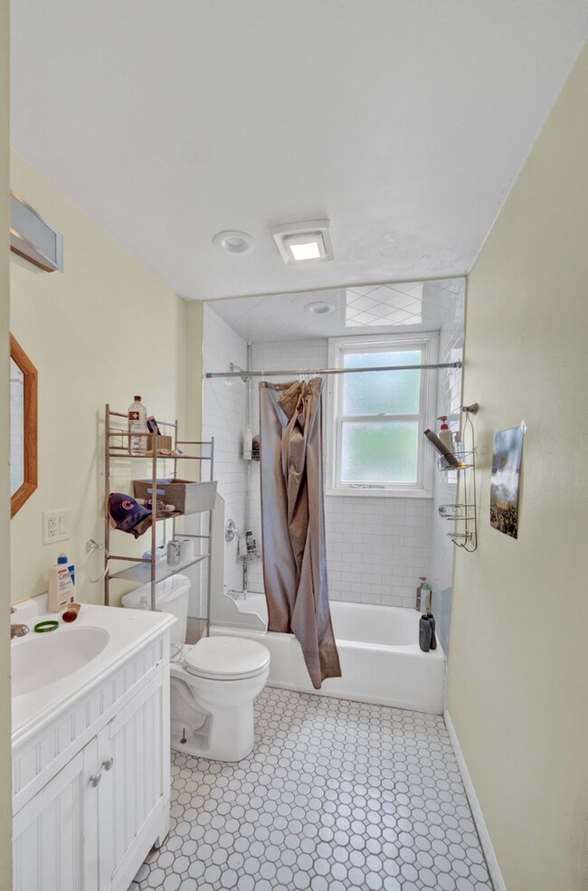 Building Photo - 909 Gaffield Pl