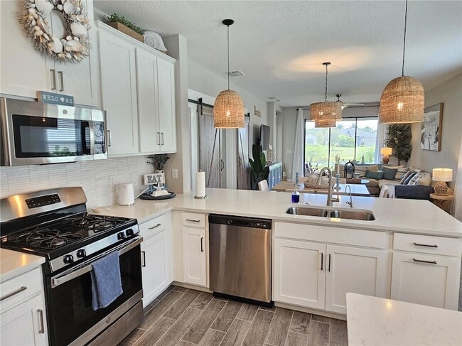 Building Photo - 15285 Shady Palms Ln