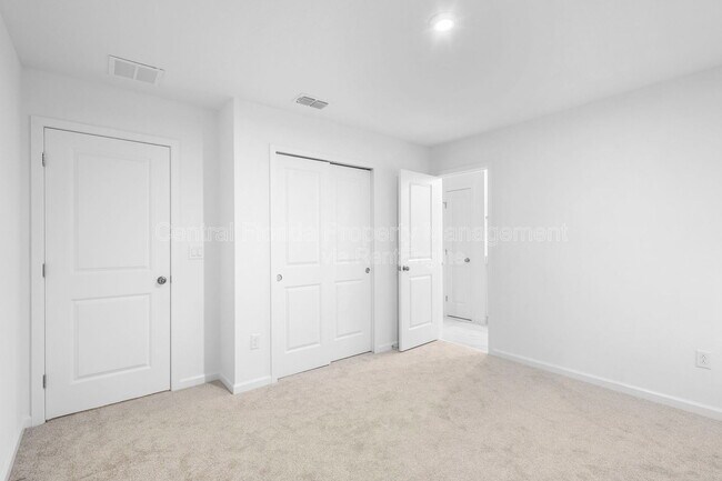 Building Photo - 13053 Pergola Ave