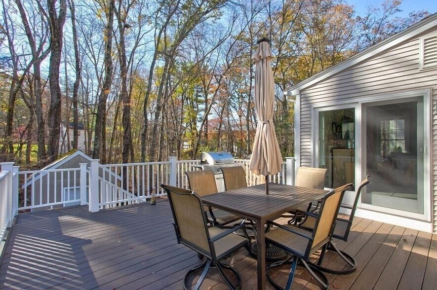 Deck - 16 Knoll Rd