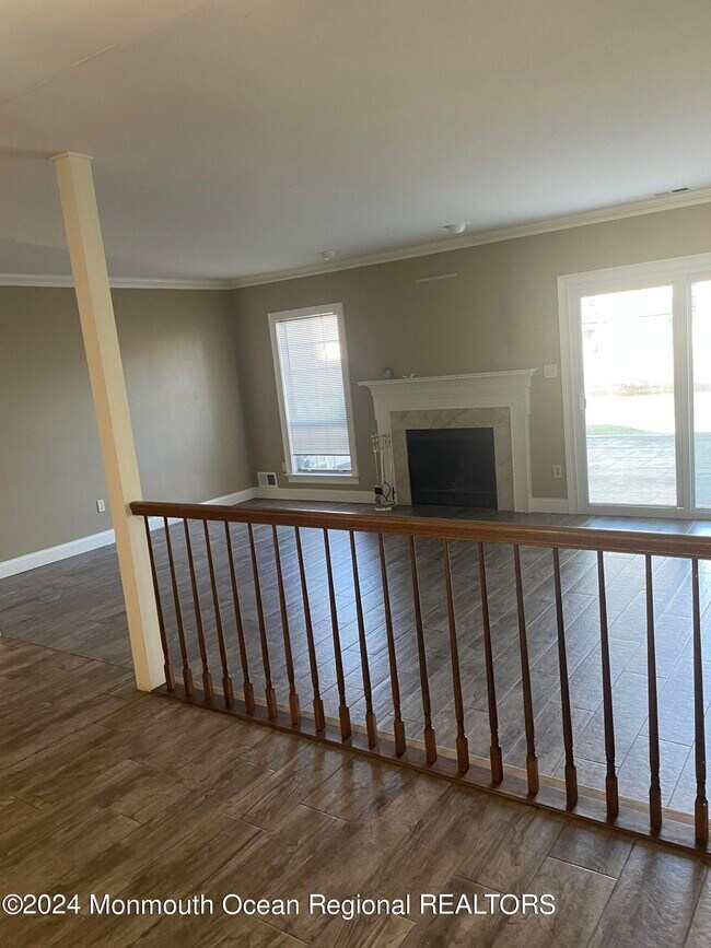 Building Photo - 155 Tanglewood Pl