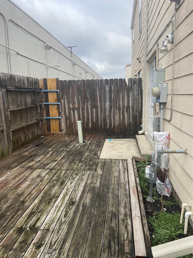 Building Photo - 3304 Twp Grove Ln