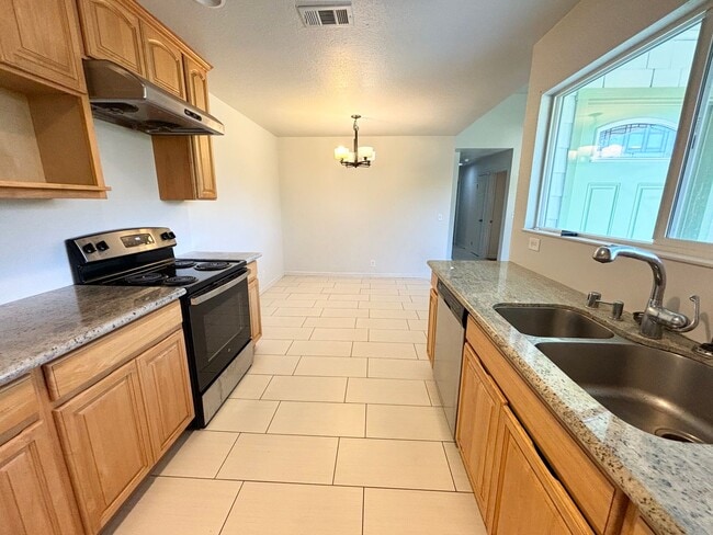 Building Photo - Lovely Cul-de-Sac Home in West Davis – Close to Parks & Amenities