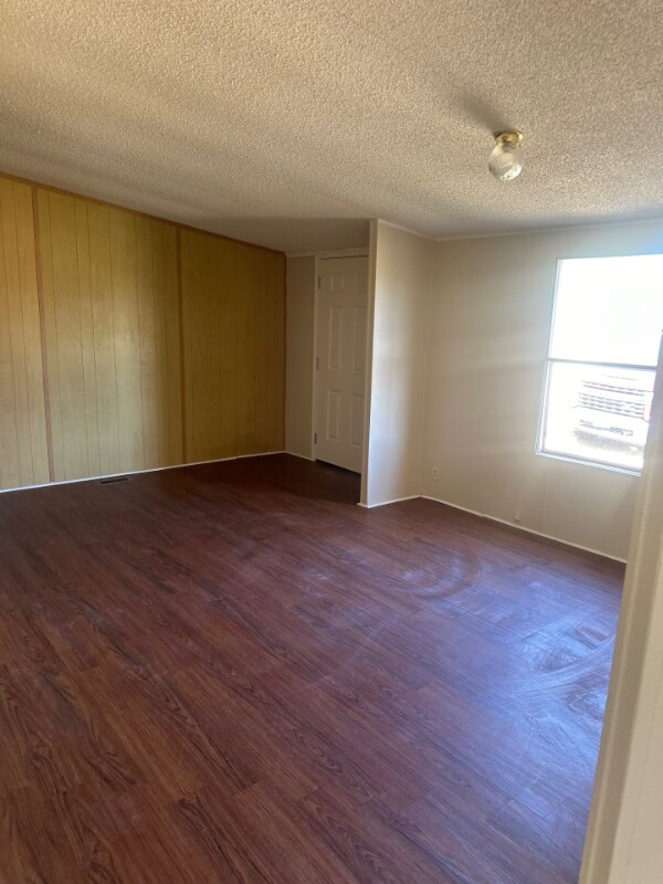 Building Photo - 237 Crescent Creek Ln