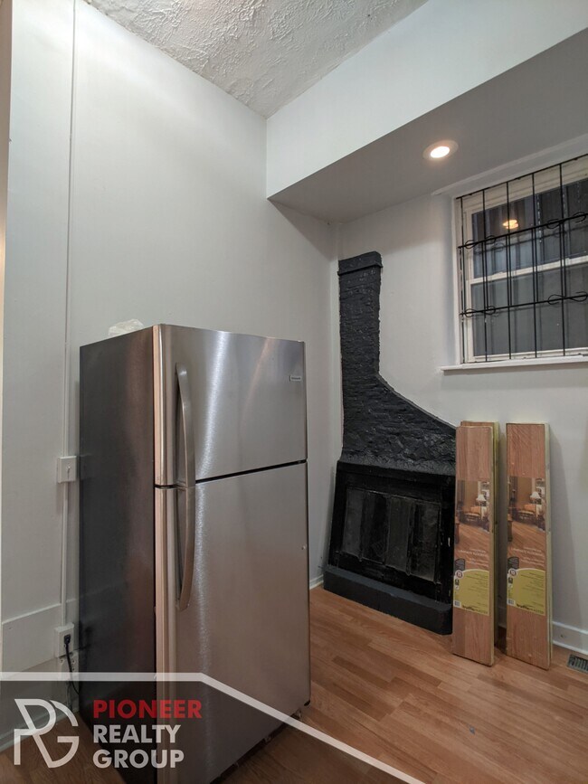 Building Photo - 3542 N Halsted St