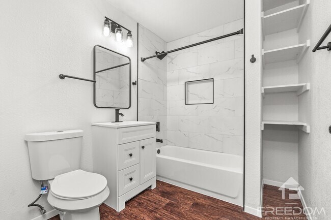 Building Photo - 1824 Katy St