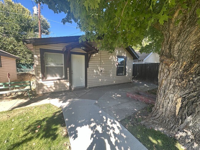 Primary Photo - 2 BD, 1 BA cottage