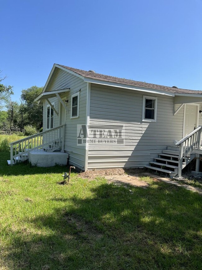 Building Photo - Cozy 2 Bedroom 1 Bath in Malakoff!