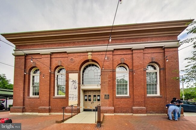 Building Photo - 1238 Linden Pl NE