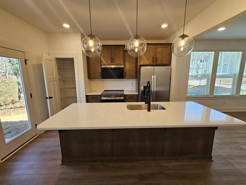 Building Photo - 31 Moon Haven Way