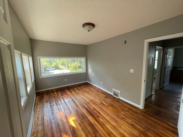 Bedroom - 1417 N Broadway Ave