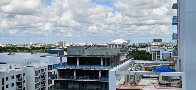 Building Photo - 1600 SW 1st Ave