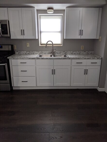 Kitchen - 347 Academy St