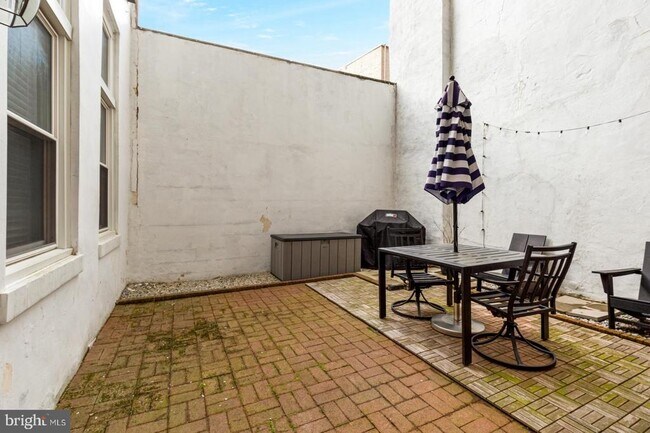 Building Photo - 12 Letitia St