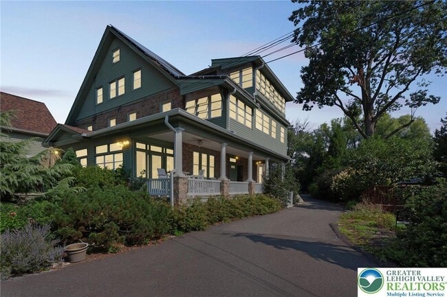Primary Photo - 313 Edgewood Dr