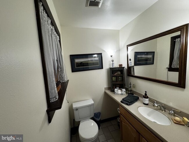 Building Photo - 11800 Wolf Run Ln