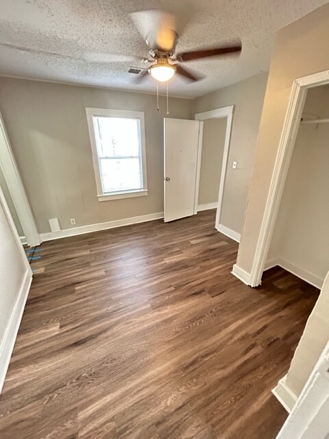 Building Photo - 253 Silverage Ave