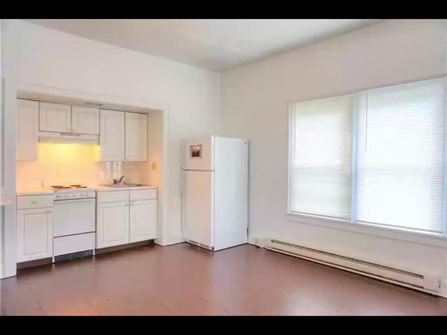 Building Photo - 509 Elm St