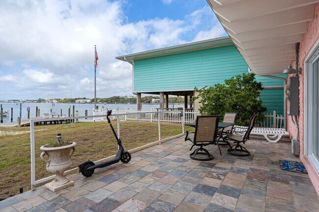Building Photo - 334 Bluefish Dr