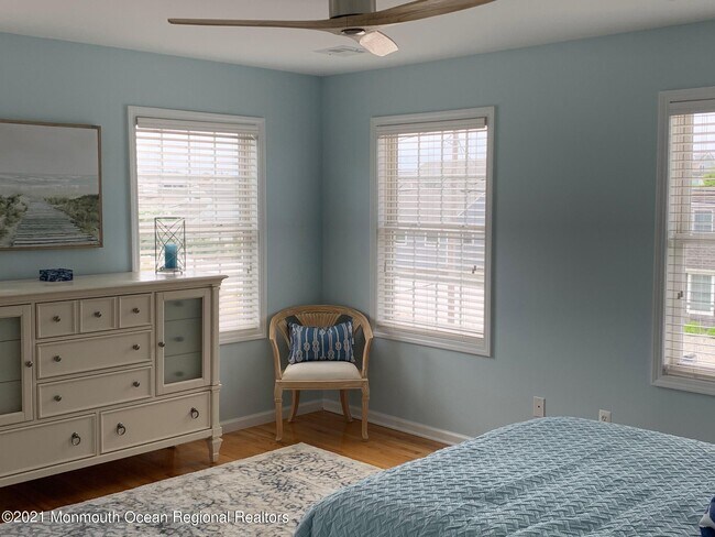 Building Photo - 979 Ocean Ave