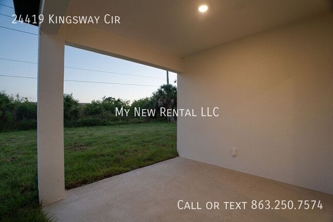 Building Photo - 24419 SW Kingsway Cir