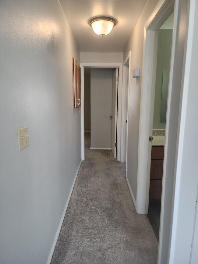 Building Photo - 692-694 Olson Ave