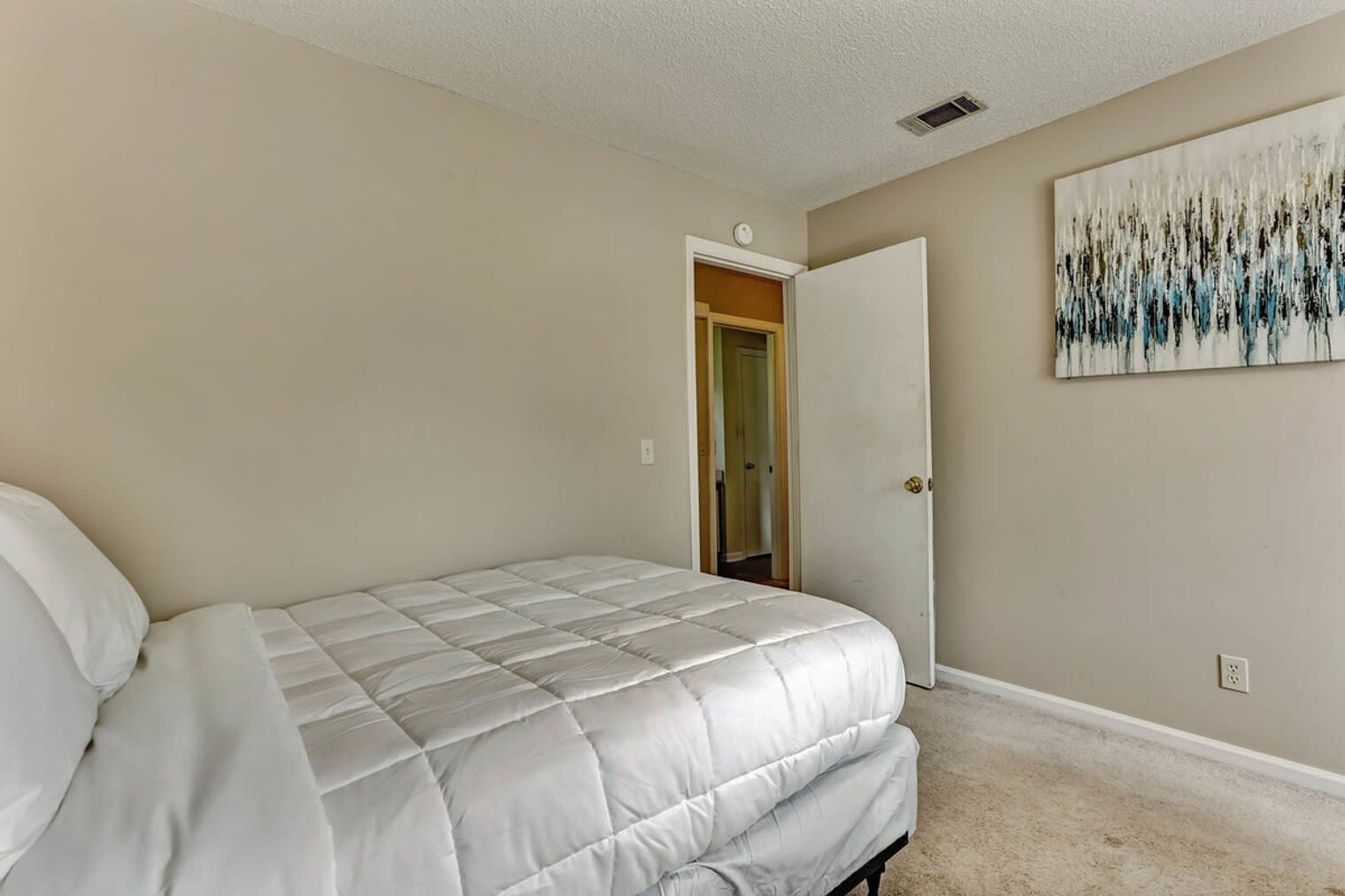 Building Photo - 170 Laurelwood Dr