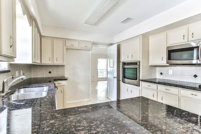 Building Photo - 3839 Sun Valley Dr