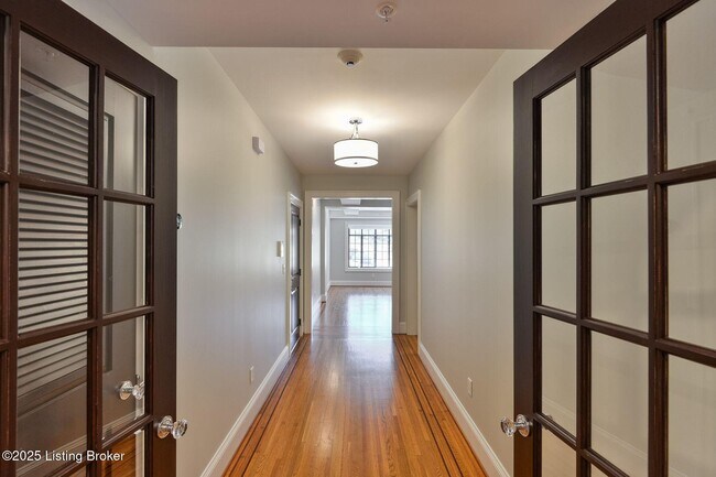 Building Photo - 1411 Willow Ave