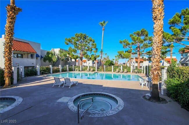 Building Photo - 101 Luna Way