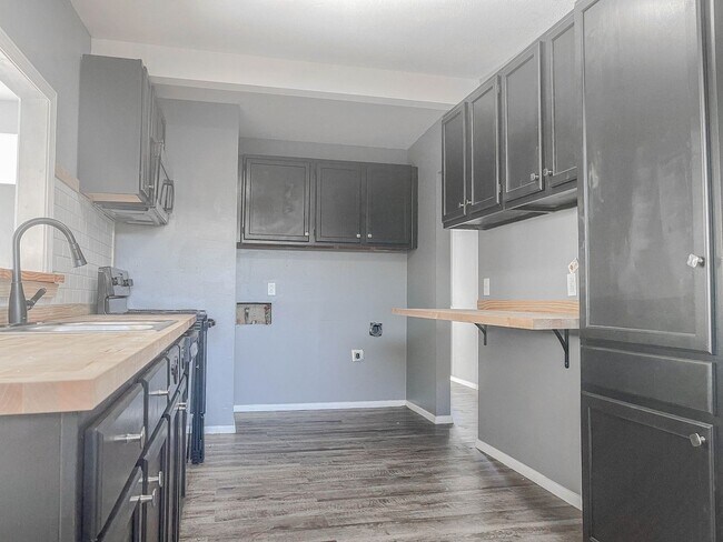 Building Photo - 2505 47th St