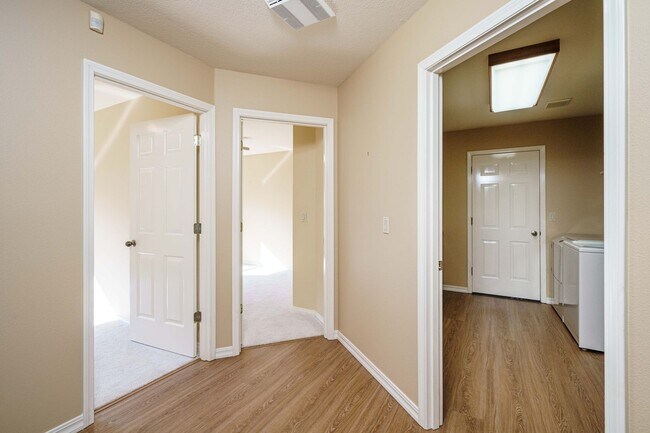 Building Photo - Beautifully Landscaped 1/4 acre with Well ...