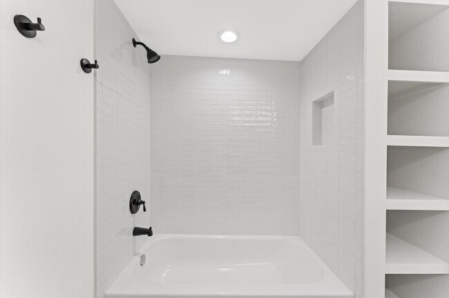 Building Photo - 10607 Overbrook Ln