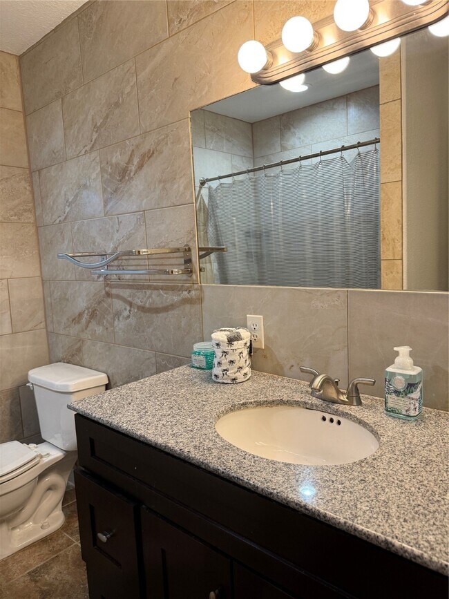 Building Photo - 4045 Osby Dr