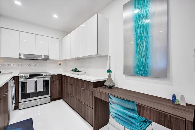 Building Photo - 2501 S Ocean Dr