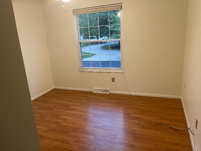 Building Photo - 13952 Oakbrook Dr
