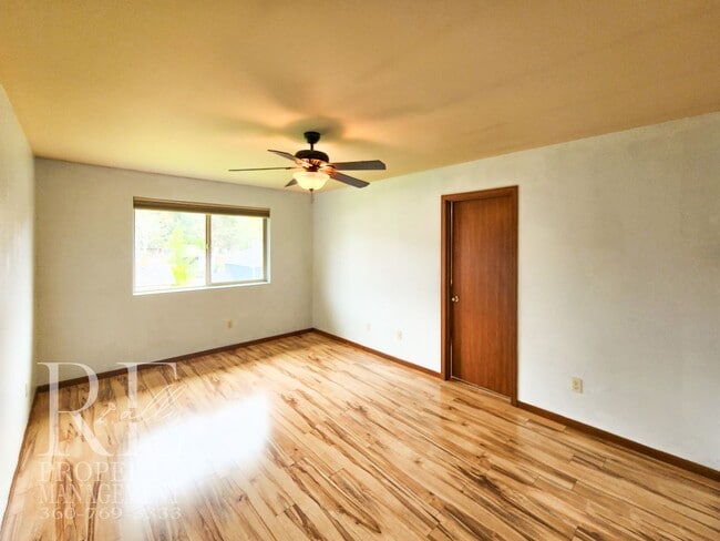 Building Photo - Beautiful Single-Story Home with Hardwood Floors, 3-Car Garage & Expansive Backyard
