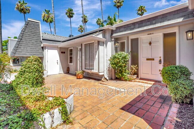 Building Photo - 8451 La Mesa Blvd